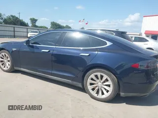 2013 Tesla Model S Performance с VIN 5YJSA1CP7DFP25848, выставлен на аукционе IAAI как лот 42511007 с пробегом 144 321 миль миль и . История ставок и продаж доступна на DreamBid. Изображение 14.