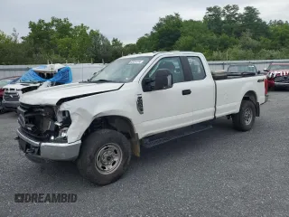 2021 Ford Super Duty F-250 SRW XL with VIN 1FT7X2B62MEC84196, listed as a Copart auction lot 63024314 with 204,613 mi miles and Salvage Title. Bid and sale history available at carsss.com. Image 1.