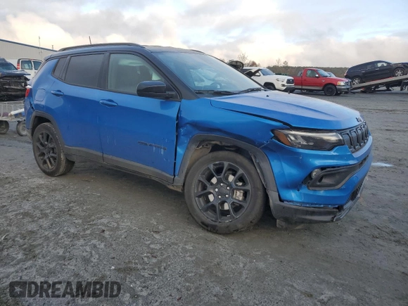 2022 Jeep Compass Altitude with VIN 3C4NJDBB4NT226402, listed as a Copart auction lot 79395314 with 10,981 mi miles and Salvage Title. Bid and sale history available at carsss.com. Image 4.