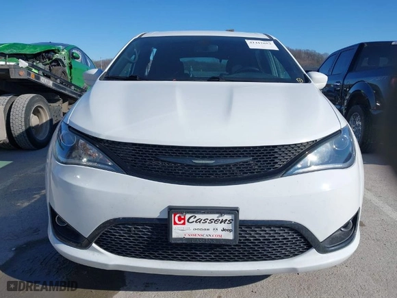 2020 Chrysler Pacifica Touring with VIN 2C4RC1FG0LR150239, listed as a IAAI auction lot 41412653 with 71,693 mi miles. Bid and sale history available at carsss.com. Image 13.