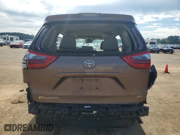 2020 Toyota Sienna XLE Auto Access Seat z VIN 5TDYZ3DC6LS033245, wystawiony jako Copart lot #56308365 z przebiegiem 82 254 mil mil oraz Szkoda całkowita • Salvage title. Historia ofert i sprzedaży dostępna na DreamBid. Obrazek 6.