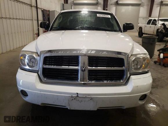 2005 Dodge Dakota SLT with VIN 1D7HW42N95S212320, listed as a Copart auction lot 44769025 with 115,195 mi miles and Non Repairable. Bid and sale history available at DreamBid. Image 5.