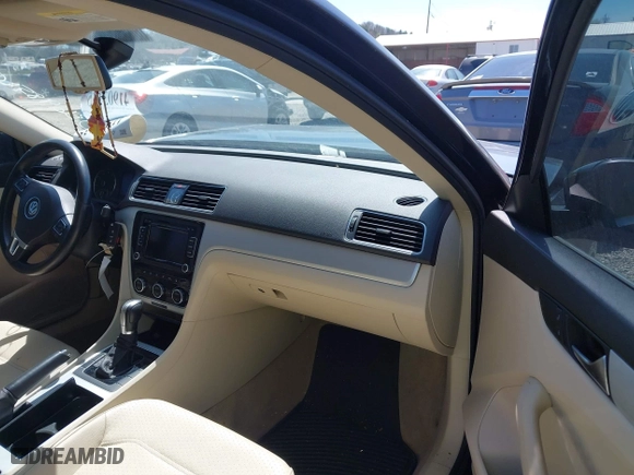 2012 Volkswagen Passat SE with VIN 1VWBH7A32CC036985, listed as a IAAI auction lot 41903135 with 116,376 mi miles. Bid and sale history available at carsss.com. Image 5.