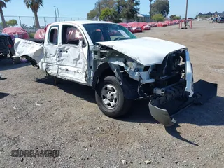 2018 Toyota Tacoma SR z VIN 5TFRX5GN2JX120568, wystawiony jako IAAI lot #42261706 z przebiegiem 97 583 mil mil oraz . Historia ofert i sprzedaży dostępna na DreamBid. Obrazek 1.