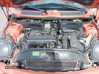 2005 MINI Convertible z VIN WMWRF33485TF60893, wystawiony jako IAAI lot #41831159 z przebiegiem 92 184 mil mil oraz . Historia ofert i sprzedaży dostępna na DreamBid. Obrazek 10.