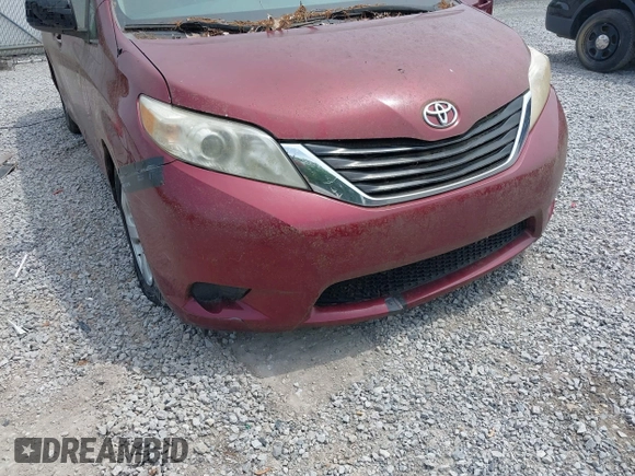 2011 Toyota Sienna LE AAS with VIN 5TDKK3DC2BS003748, listed as a IAAI auction lot 42142090 with 246,737 mi miles. Bid and sale history available at carsss.com. Image 18.