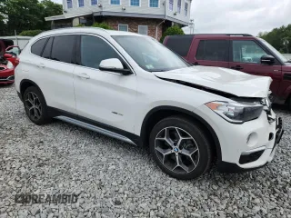 2018 BMW X1 xDrive28i z VIN WBXHT3C36J5L24918, wystawiony jako Copart lot #62171365 z przebiegiem 23 446 mil mil oraz Szkoda całkowita • Salvage title. Historia ofert i sprzedaży dostępna na DreamBid. Obrazek 4.