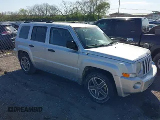 2009 Jeep Patriot Sport with VIN 1J4FT28B29D110728, listed as a IAAI auction lot 41932676 with 194,442 mi miles. Bid and sale history available at carsss.com. Image 1.