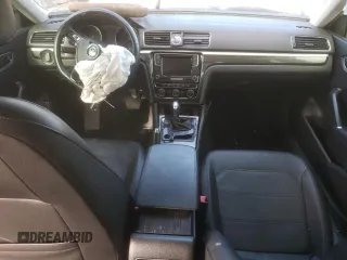2017 Volkswagen Passat SE z VIN 1VWBT7A31HC022453, wystawiony jako Copart lot #88777855 z przebiegiem Nie podano mil oraz Szkoda całkowita • Salvage title. Historia ofert i sprzedaży dostępna na DreamBid. Obrazek 8.