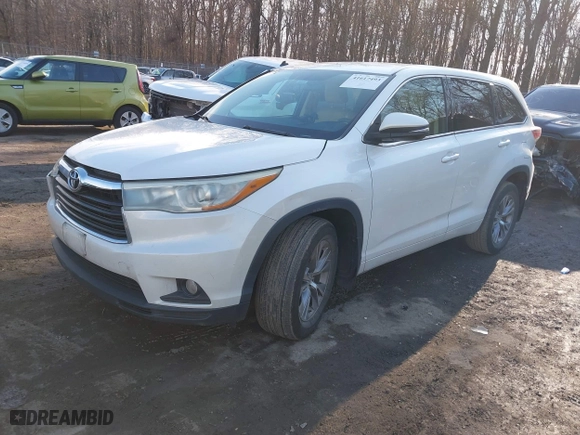 2015 Toyota Highlander LE with VIN 5TDBKRFH7FS194276, listed as a IAAI auction lot 41617493 with 134,342 mi miles. Bid and sale history available at carsss.com. Image 17.