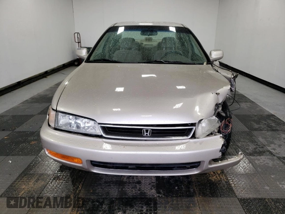 1997 Honda Accord LX with VIN JHMCD5630VC015585, listed as a Copart auction lot 52166155 with 121,820 mi miles and Salvage Title. Bid and sale history available at carsss.com. Image 5.