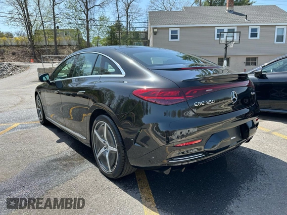 2024 Mercedes-Benz EQE 350 z VIN W1KEG1CB2RF054226, wystawiony jako Copart lot #55438155 z przebiegiem 728 mil mil oraz Czysty tytuł • Clean title. Historia ofert i sprzedaży dostępna na DreamBid. Obrazek 2.