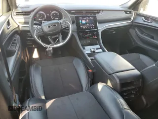2024 Jeep Grand Cherokee Altitude X with VIN 1C4RJHAG2RC233758, listed as a Copart auction lot 61833885 with 4,492 mi miles and Salvage title. Bid and sale history available at DreamBid. Image 8.
