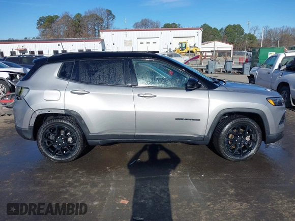 2022 Jeep Compass Latitude with VIN 3C4NJCBB9NT187946, listed as a IAAI auction lot 41675926 with 25,506 mi miles and . Bid and sale history available at carsss.com. Image 14.