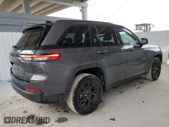 2024 Jeep Grand Cherokee Altitude with VIN 1C4RJGAG4R8546436, listed as a Copart auction lot 81531384 with 24,979 mi miles and Clean title. Bid and sale history available at DreamBid. Image 3.