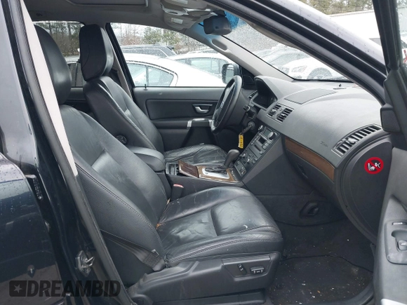 2011 Volvo XC90 I6 with VIN YV4952CZ0B1602518, listed as a IAAI auction lot 41451735 with 187,751 mi miles and . Bid and sale history available at DreamBid. Image 5.