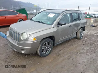 2008 Jeep Compass Sport with VIN 1J8FF47W08D728845, listed as a IAAI auction lot 41673205 with 70,333 mi miles. Bid and sale history available at carsss.com. Image 17.