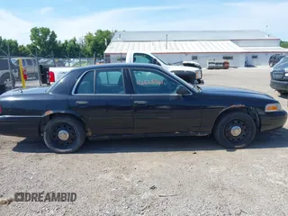 2008 Ford Police Interceptor z VIN 2FAHP71V88X125929, wystawiony jako IAAI lot #42625963 z przebiegiem 97 155 mil mil oraz . Historia ofert i sprzedaży dostępna na DreamBid. Obrazek 13.