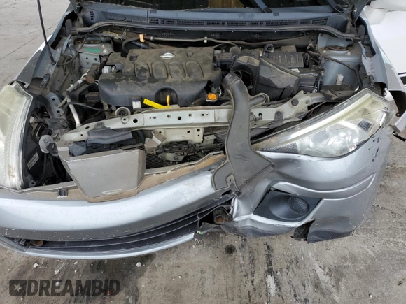 2008 Nissan Versa S z VIN 3N1BC13EX8L444176, wystawiony jako Copart lot #55516445 z przebiegiem 135 005 mil mil oraz Szkoda całkowita • Salvage title. Historia ofert i sprzedaży dostępna na DreamBid. Obrazek 12.