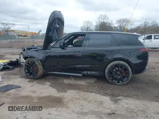 2024 Land Rover Range Rover Sport Dynamic SE z VIN SAL1L9FUXRA419760, wystawiony jako IAAI lot #42085770 z przebiegiem 11 735 mil mil oraz . Historia ofert i sprzedaży dostępna na DreamBid. Obrazek 15.