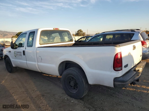 2003 Ford Super Duty F-250 XL with VIN 1FTNX20L53EB43007, listed as a Copart auction lot 84117284 with 179,885 mi miles and Clean Title. Bid and sale history available at carsss.com. Image 2.