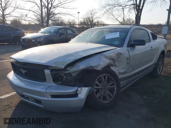2005 Ford Mustang Deluxe with VIN 1ZVFT80N955140082, listed as a IAAI auction lot 41711933 with 88,633 mi miles. Bid and sale history available at carsss.com. Image 6.