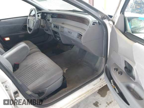 1992 Mercury Sable z VIN 1MECM5049NG647978, wystawiony jako IAAI lot #41805346 z przebiegiem 23 634 mil mil oraz . Historia ofert i sprzedaży dostępna na DreamBid. Obrazek 5.