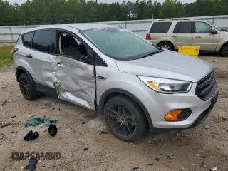 2017 Ford Escape S z VIN 1FMCU0F76HUD03788, wystawiony jako Copart lot #58534315 z przebiegiem 64 723 mil mil oraz Szkoda całkowita • Salvage title. Historia ofert i sprzedaży dostępna na DreamBid. Obrazek 4.