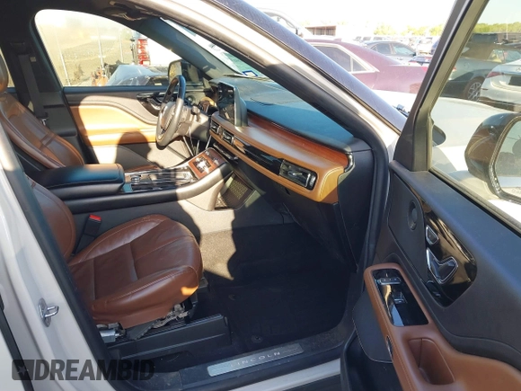 2021 Lincoln Aviator Reserve with VIN 5LM5J7XC5MGL02577, listed as a IAAI auction lot 41944356 with 68,941 mi miles and . Bid and sale history available at DreamBid. Image 5.