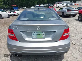 2013 Mercedes-Benz C 250 с VIN WDDGJ4HB3DF944912, выставлен на аукционе IAAI как лот 42411650 с пробегом 91 362 миль миль и . История ставок и продаж доступна на DreamBid. Изображение 16.