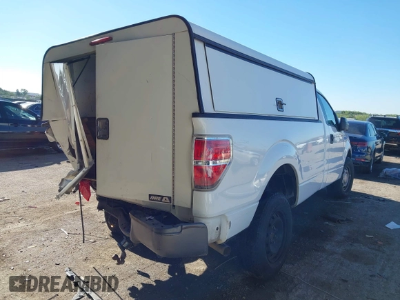 2014 Ford F-150 XL with VIN 1FTMF1CM4EKG19376, listed as a IAAI auction lot 40293792 with 362,075 mi miles. Bid and sale history available at carsss.com. Image 4.