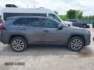 2021 Toyota RAV4 XLE Premium с VIN 2T3C1RFV9MC108170, выставлен на аукционе IAAI как лот 42099817 с пробегом 52 076 миль миль и . История ставок и продаж доступна на DreamBid. Изображение 13.