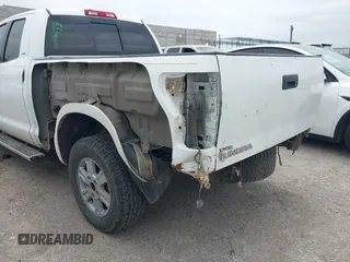 2008 Toyota Tundra z VIN 5TFRV54198X040153, wystawiony jako IAAI lot #42407051 z przebiegiem 318 500 mil mil oraz . Historia ofert i sprzedaży dostępna na DreamBid. Obrazek 6.