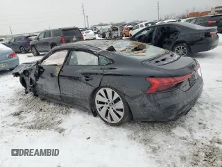 2022 Audi e-tron GT Prestige z VIN WAUEJBFW4N7005241, wystawiony jako Copart lot #88594985 z przebiegiem Nie podano mil oraz Szkody całkowita. Historia ofert i sprzedaży dostępna na DreamBid. Obrazek 2.