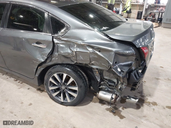 2017 Nissan Altima 2.5 SR with VIN 1N4AL3AP1HC184308, listed as a IAAI auction lot 41729115 with 155,018 mi miles. Bid and sale history available at carsss.com. Image 6.