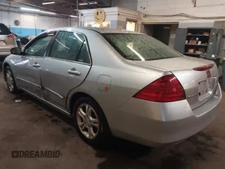 2006 Honda Accord EX-L z VIN 1HGCM56876A095110, wystawiony jako IAAI lot #42182018 z przebiegiem 197 426 mil mil oraz . Historia ofert i sprzedaży dostępna na DreamBid. Obrazek 3.