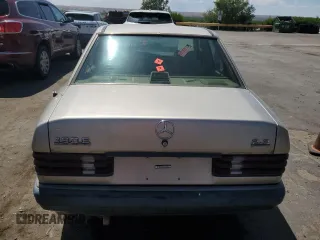 1993 Mercedes-Benz 190 z VIN WDBDA28D1PG089658, wystawiony jako Copart lot #58623165 z przebiegiem 132 317 mil mil oraz Tytuł czysty. Historia ofert i sprzedaży dostępna na DreamBid. Obrazek 6.