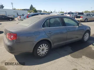2005 Volkswagen Jetta 2.5L z VIN 3VWRG71K95M619046, wystawiony jako Copart lot #63351685 z przebiegiem 95 052 mil mil oraz Czysty tytuł • Clean title. Historia ofert i sprzedaży dostępna na DreamBid. Obrazek 3.