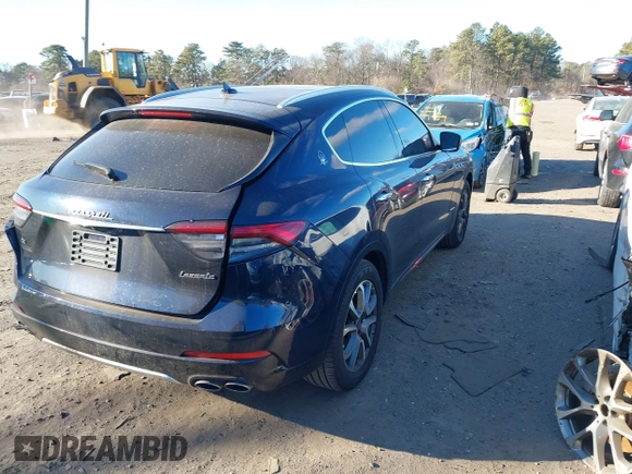 2021 Maserati Levante GranLusso with VIN ZN661XUL8MX357510, listed as a IAAI auction lot 41237857 with 33,375 mi miles. Bid and sale history available at carsss.com. Image 4.