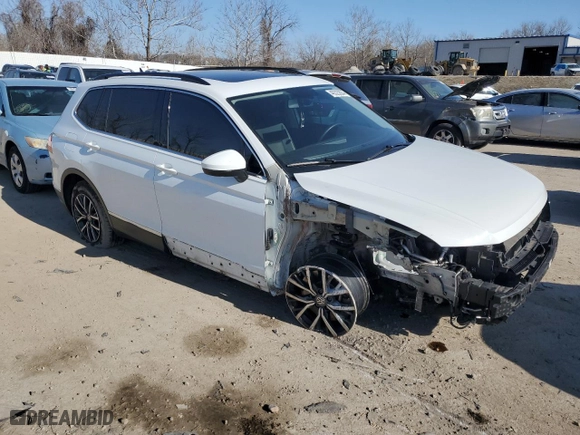 2020 Volkswagen Tiguan SE with VIN 3VV2B7AX4LM174700, listed as a Copart auction lot 46323834 with 53,276 mi miles and Salvage Title. Bid and sale history available at carsss.com. Image 4.