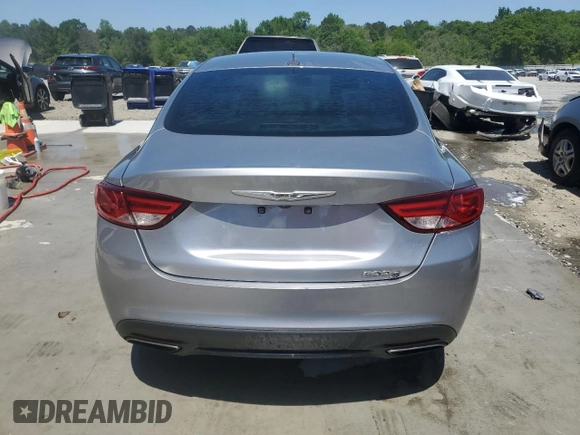 2015 Chrysler 200 S z VIN 1C3CCCBB9FN645671, wystawiony jako Copart lot #52429295 z przebiegiem 197 910 mil mil oraz Szkoda całkowita • Salvage title. Historia ofert i sprzedaży dostępna na DreamBid. Obrazek 6.
