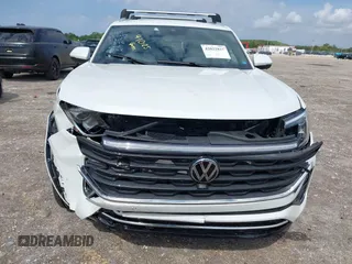 2024 Volkswagen Atlas SEL Premium R-Line с VIN 1V2FE2CA2RC229396, выставлен на аукционе IAAI как лот 42022827 с пробегом 8 691 миль миль и . История ставок и продаж доступна на DreamBid. Изображение 12.
