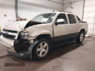 2007 Chevrolet Avalanche LTZ z VIN 3GNFK12367G139144, wystawiony jako IAAI lot #42148086 z przebiegiem 159 007 mil mil oraz . Historia ofert i sprzedaży dostępna na DreamBid. Obrazek 19.