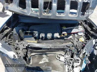 2020 Jeep Cherokee Latitude z VIN 1C4PJLCB2LD581248, wystawiony jako IAAI lot #41894729 z przebiegiem 91 536 mil mil oraz . Historia ofert i sprzedaży dostępna na DreamBid. Obrazek 10.