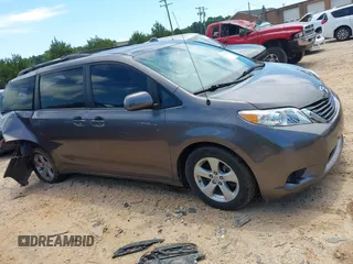 2011 Toyota Sienna LE AAS с VIN 5TDKK3DC9BS004718, выставлен на аукционе IAAI как лот 42602726 с пробегом 172 133 миль миль и . История ставок и продаж доступна на DreamBid. Изображение 13.