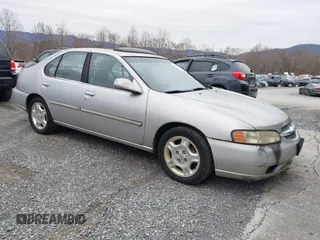 2000 Nissan Altima GXE with VIN 1N4DL01A3YC226341, listed as a IAAI auction lot 41499818 with 173,133 mi miles. Bid and sale history available at carsss.com. Image 1.