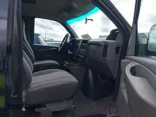 2003 Chevrolet City Express Cargo z VIN 1GNFH15T331163307, wystawiony jako IAAI lot #41788527 z przebiegiem 146 843 mil mil oraz . Historia ofert i sprzedaży dostępna na DreamBid. Obrazek 5.