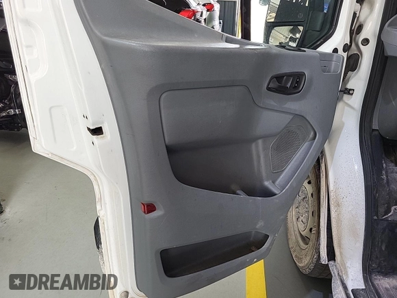 2018 Ford Transit с VIN 1FTYR1YG1JKA49052, выставлен на аукционе IAAI как лот 42796205 с пробегом 133 321 миль миль и . История ставок и продаж доступна на DreamBid. Изображение 21.