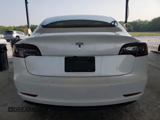 2020 Tesla Model 3 Standard Range Plus z VIN 5YJ3E1EA5LF599103, wystawiony jako Copart lot #59159465 z przebiegiem 32 614 mil mil oraz Czysty tytuł • Clean title. Historia ofert i sprzedaży dostępna na DreamBid. Obrazek 6.