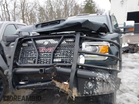 2019 GMC Sierra 2500HD Denali with VIN 1GT12SEY1KF229134, listed as a IAAI auction lot 41641498 with 97,691 mi miles. Bid and sale history available at carsss.com. Image 6.